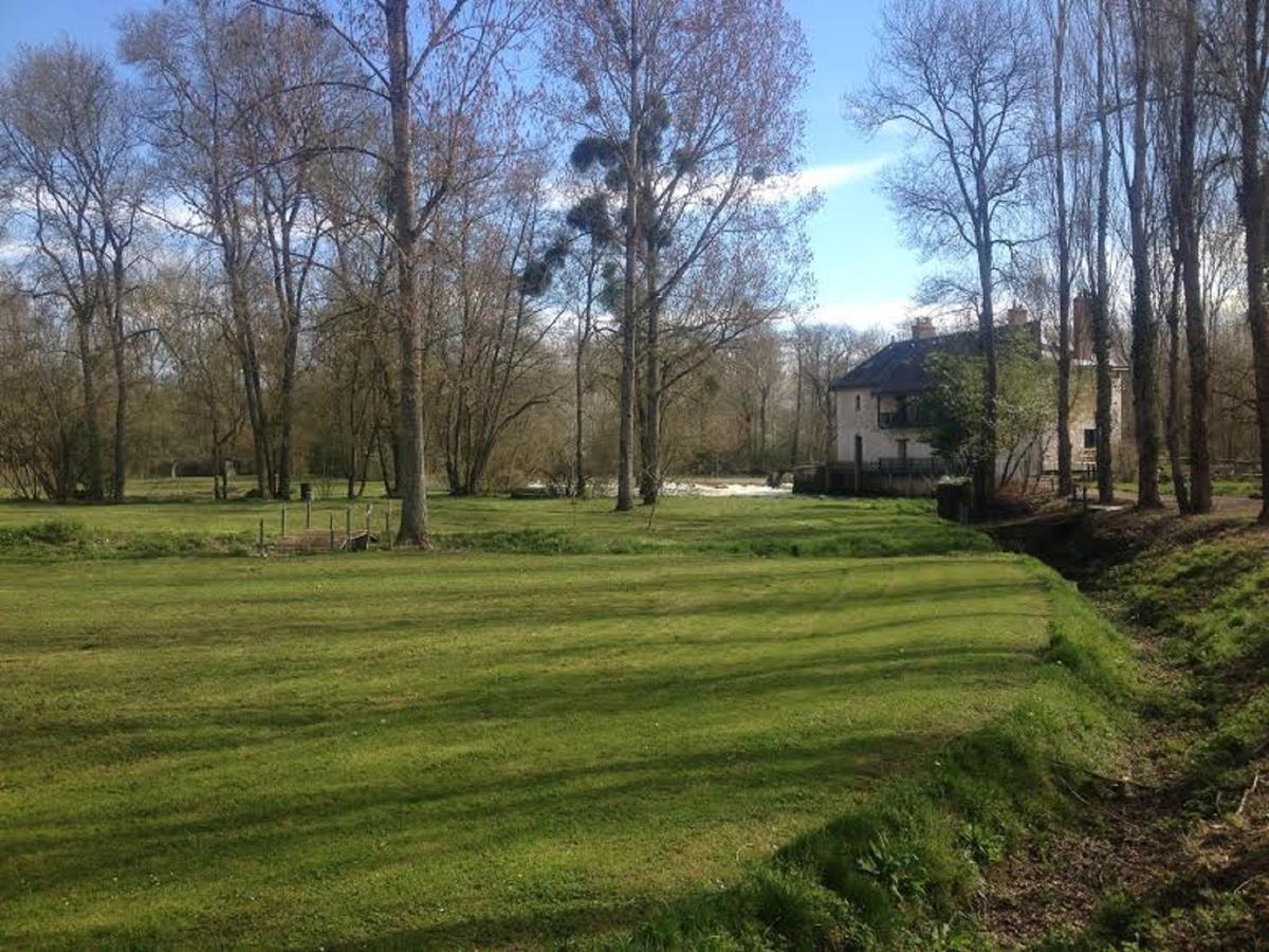 Bed and Breakfast Moulin De La Chevriere Saché Exterior foto
